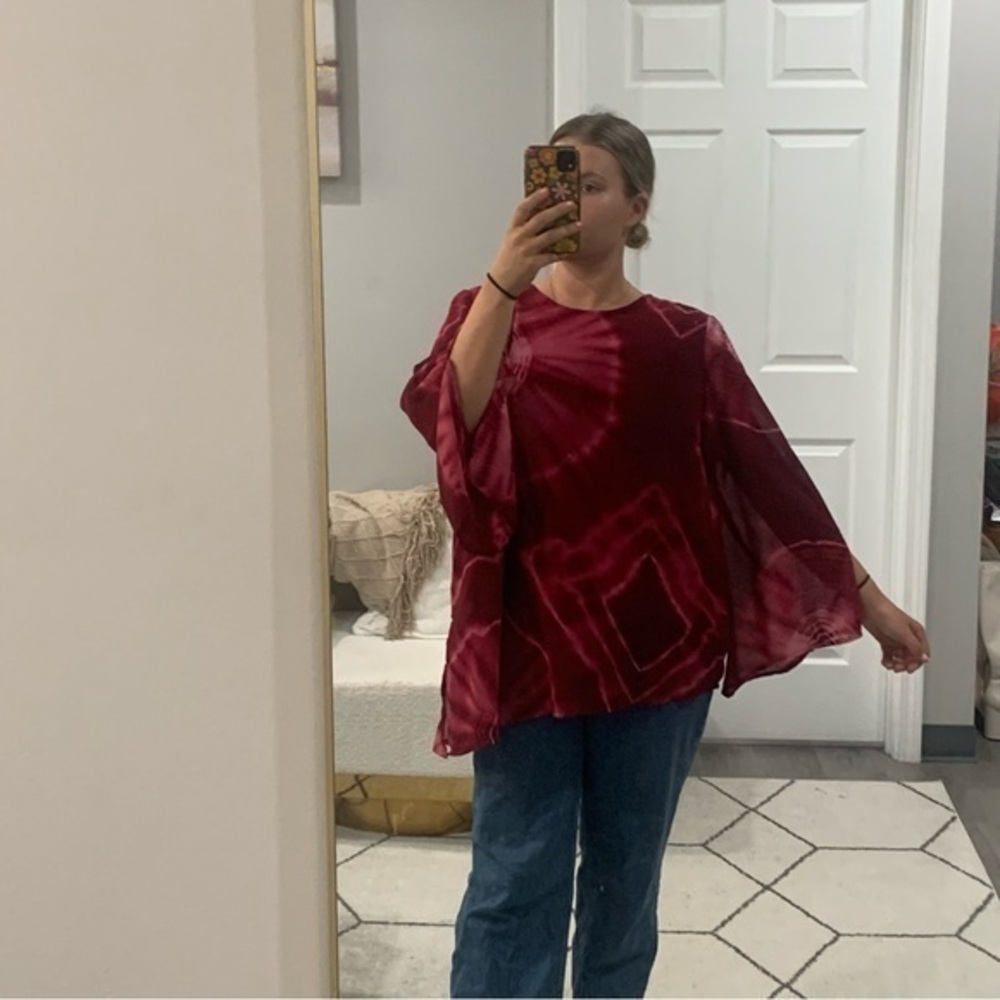 Zuri Blouse Bell Sleeve in Tie Dye Red Pink
